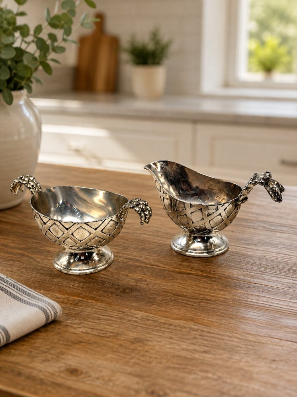 Vintage Dell Inc Menlo Park Silver Plate Creamer & Sugar Bowl Set